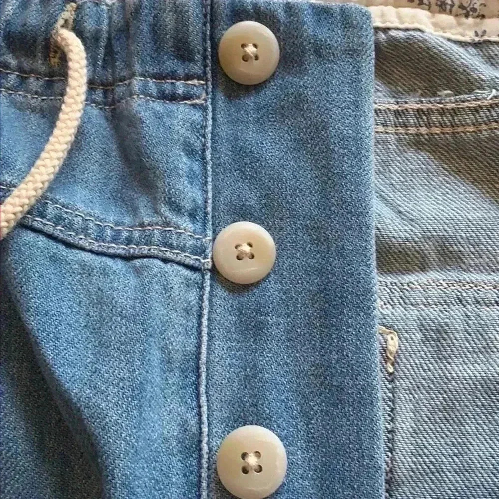 Free People RARE distressed cotton jeans - Picture 3 of 3